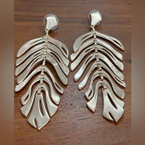 Kendra Scott large lotus earrings in rose gold